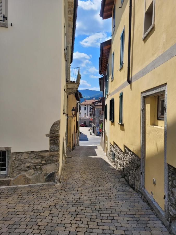 Apartamento Casa Gianna Castiglione dʼIntelvi Exterior foto