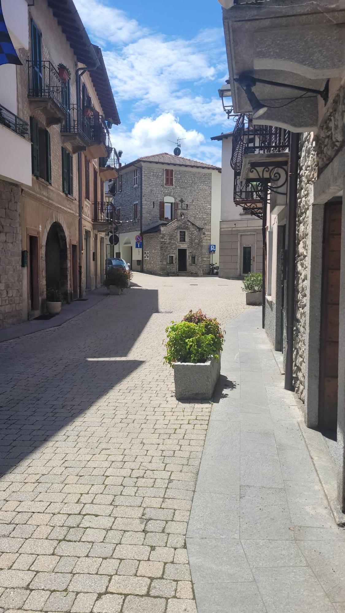 Apartamento Casa Gianna Castiglione dʼIntelvi Exterior foto